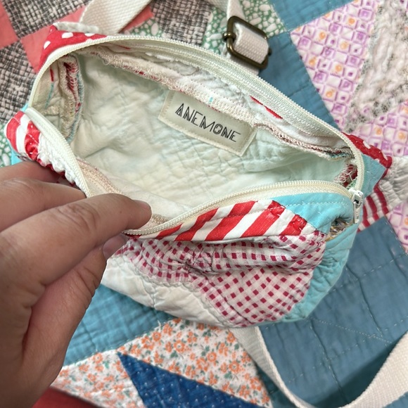 Anemone machine quilted Fanny pack/sling - Picture 3 of 6